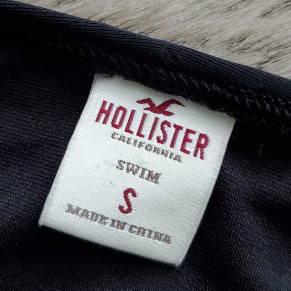 Hollister - Black Ruched Bikini Bottoms NWOT - Small - Picture 4 of 4